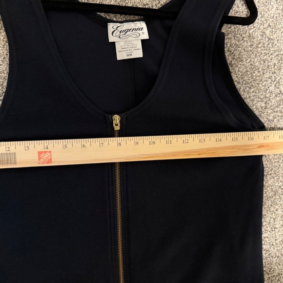 Eugenia Zip-Front Beach Cover-Up – Black (Size M) - Picture 4 of 5